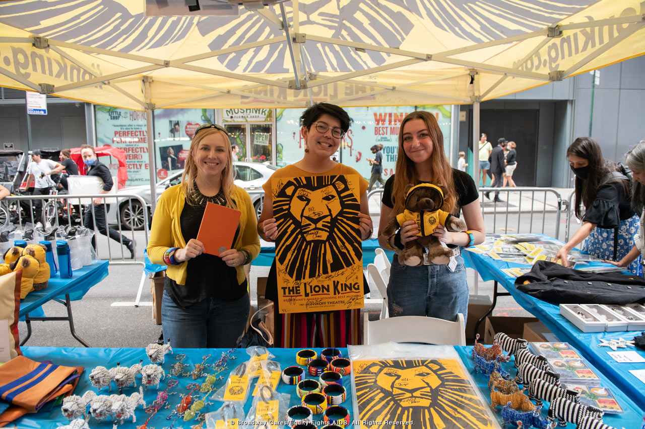 Broadway Flea Market & Grand Auction Returns In Person to NYC’s Theater